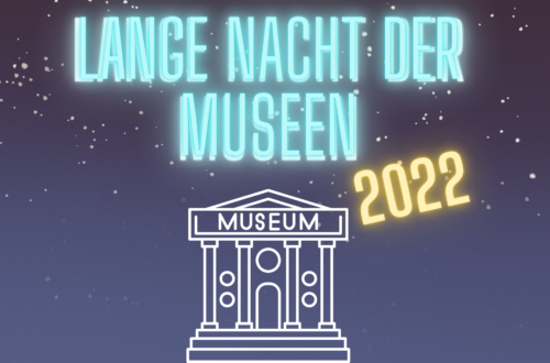 Das Bild zeigt den Titel Lange Nacht der Museen 2022, ein grafisch erstelltes Museum und als Hintergrund ein Nachthimmel